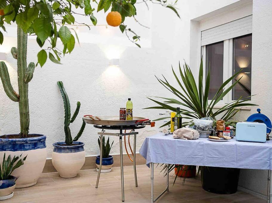 Casa Mandarina: 4 Bedrooms - 2 Terraces - Parking L'Hospitalet de Llobregat Extérieur photo