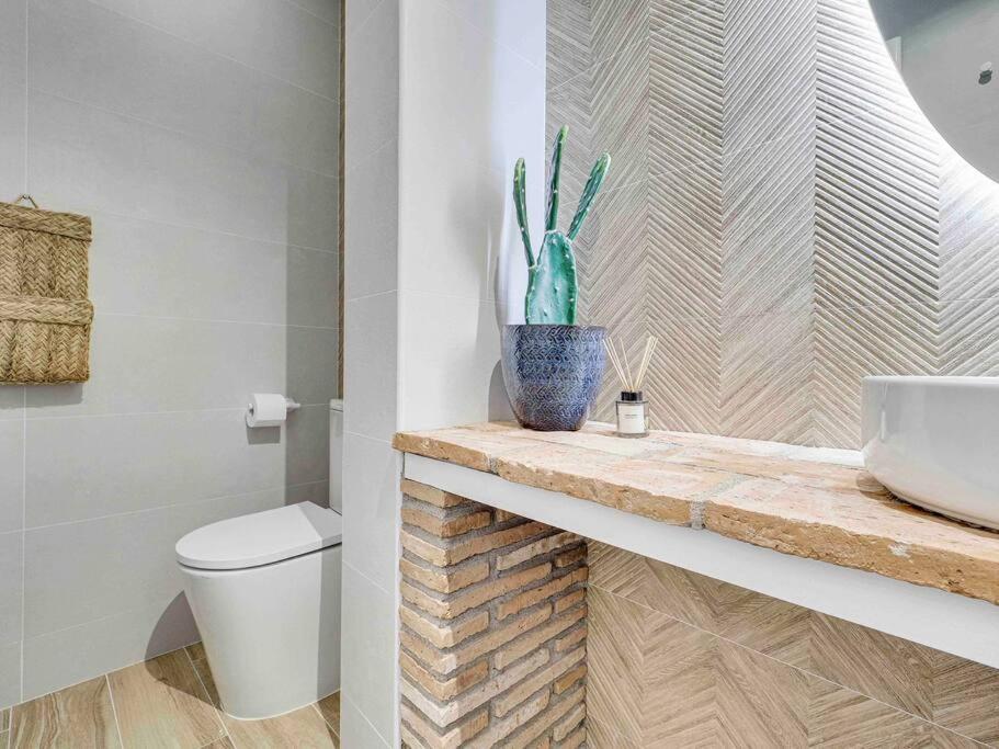 Casa Mandarina: 4 Bedrooms - 2 Terraces - Parking L'Hospitalet de Llobregat Extérieur photo