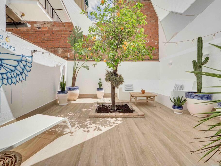 Casa Mandarina: 4 Bedrooms - 2 Terraces - Parking L'Hospitalet de Llobregat Extérieur photo