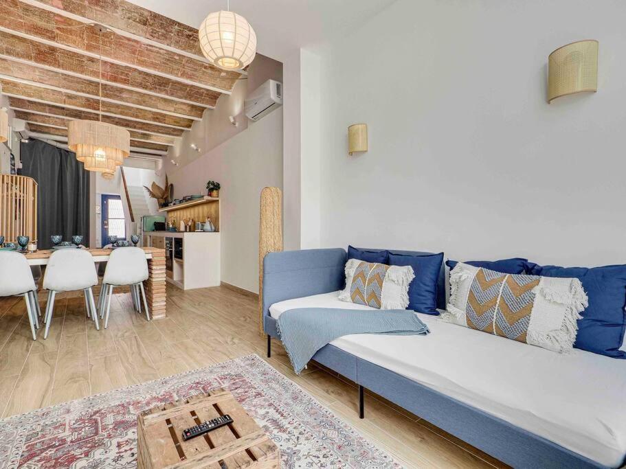 Casa Mandarina: 4 Bedrooms - 2 Terraces - Parking L'Hospitalet de Llobregat Extérieur photo